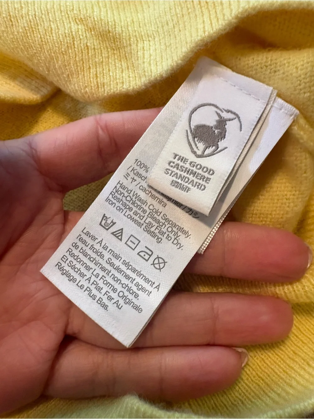 J Crew Men’s Cashmere Crewneck Sweater Size Small Yellow FLAW